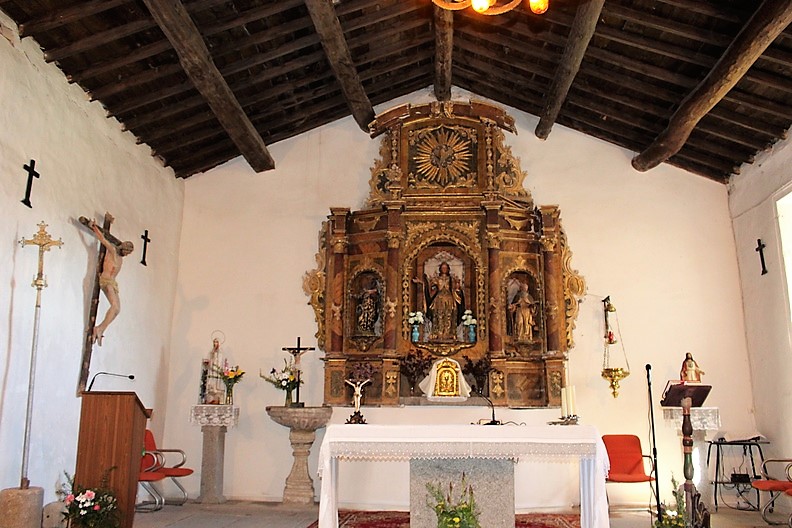 Interior Iglesia Fadón