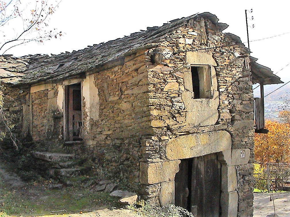 Casa Tradicional en San Ciprián de Hermisende
