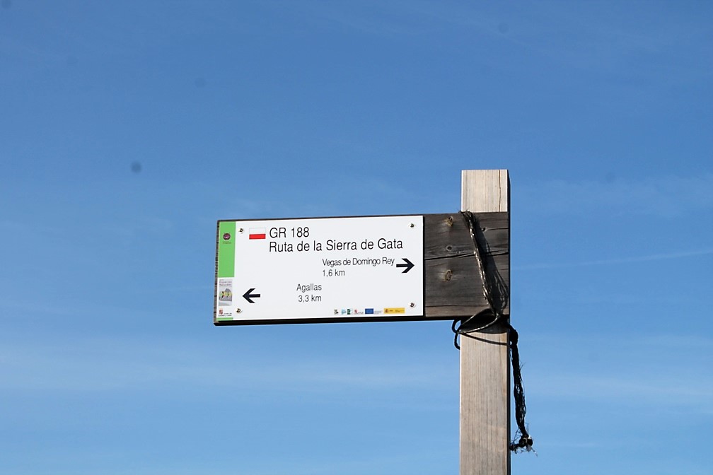 Cartel señalizador del GR188 Ruta Sierra de Gata